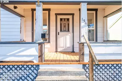 136 SW 3rd Ave, Castle Rock, WA 98611 - Photo 2
