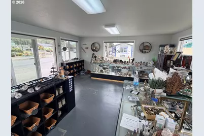 465 Beach Blvd, Winchester Bay, OR 97467 - Photo 8
