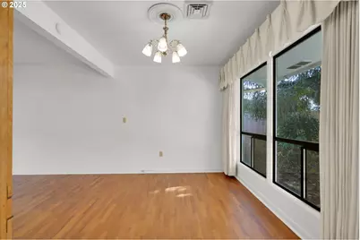 47960 W 1st St, Oakridge, OR 97463 - Photo 12
