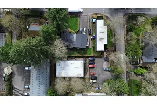 8102 SW 31st Ave, Portland, OR 97219 - Photo 4