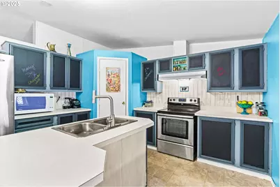 700 N Mill St #69, Creswell, OR 97426 - Photo 12