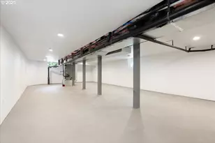 2115 NW 22nd Ave, Portland, OR 97210 - Photo 46