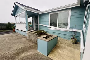 98126 W Benham Ln, Brookings, OR 97415 - Photo 2