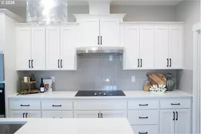 135 E Airedale Ave, La Center, WA 98629 - Photo 4