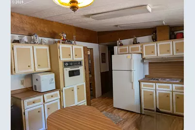 266 S Dea Rd, Tygh Valley, OR 97063 - Photo 10