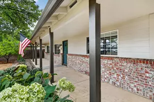 807 SE 4th St, Battle Ground, WA 98604 - Photo 4