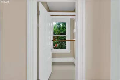 674 11th St, Astoria, OR 97103 - Photo 28