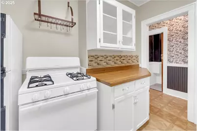 674 11th St, Astoria, OR 97103 - Photo 12