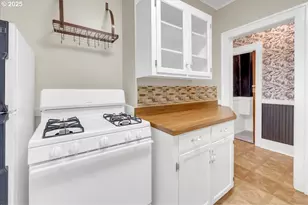 674 11th St, Astoria, OR 97103 - Photo 12