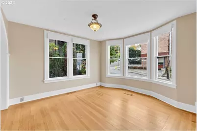 674 11th St, Astoria, OR 97103 - Photo 8