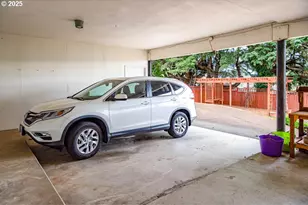 2545 Charnelton St, Eugene, OR 97405 - Photo 38