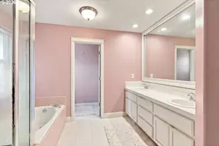 18190 SW Maidenfern Ln, Sherwood, OR 97140 - Photo 18