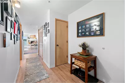 303 N Hayden Bay Dr, Portland, OR 97217 - Photo 4