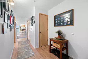 303 N Hayden Bay Dr, Portland, OR 97217 - Photo 4