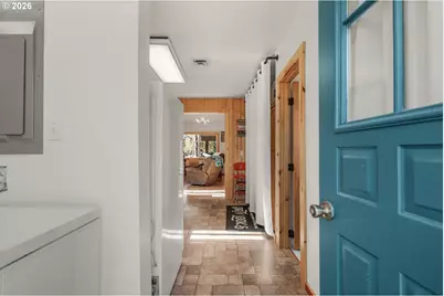 127 S Mike Rd, Tygh Valley, OR 97063 - Photo 4