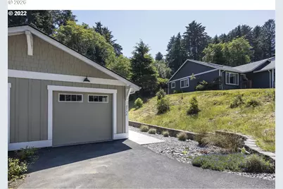 2758 NE 19th St, Lincoln City, OR 97367 - Photo 2