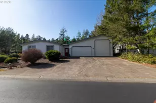 613 Glenbrook Cir, Florence, OR 97439 - Photo 4