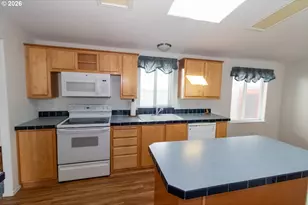 613 Glenbrook Cir, Florence, OR 97439 - Photo 20