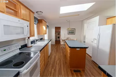 613 Glenbrook Cir, Florence, OR 97439 - Photo 18