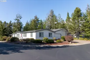 613 Glenbrook Cir, Florence, OR 97439 - Photo 2