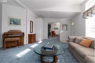 613 Glenbrook Cir, Florence, OR 97439 - Photo 8