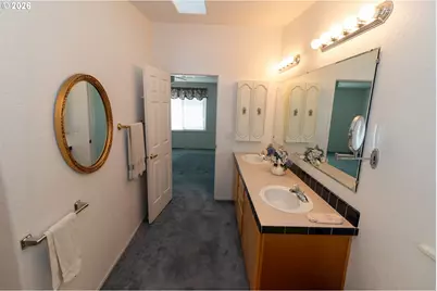 613 Glenbrook Cir, Florence, OR 97439 - Photo 28