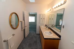 613 Glenbrook Cir, Florence, OR 97439 - Photo 28