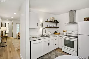 3018 SW Carson St, Portland, OR 97219 - Photo 12