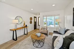 3018 SW Carson St, Portland, OR 97219 - Photo 4