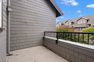 10247 NW Village Heights Dr, Portland, OR 97229 - Photo 12