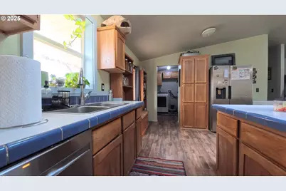 34125 E Lacomb Rd, Lebanon, OR 97355 - Photo 18