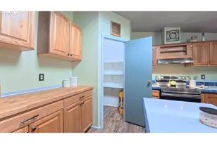 34125 E Lacomb Rd, Lebanon, OR 97355 - Photo 10