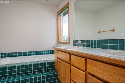 10905 SE Henderson St, Portland, OR 97266 - Photo 20