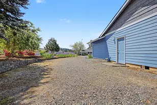 22713 SE Naomi Dr, Damascus, OR 97089 - Photo 36