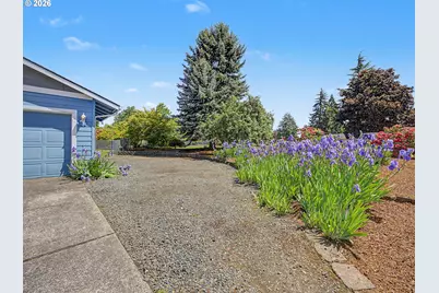 22713 SE Naomi Dr, Damascus, OR 97089 - Photo 32
