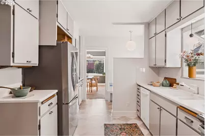 2015 SE Pine St, Portland, OR 97214 - Photo 14