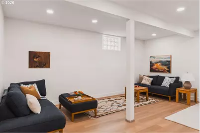2015 SE Pine St, Portland, OR 97214 - Photo 32