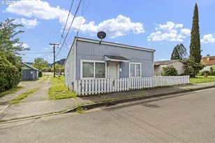 215 E 2nd Ave, Riddle, OR 97469 - Photo 8
