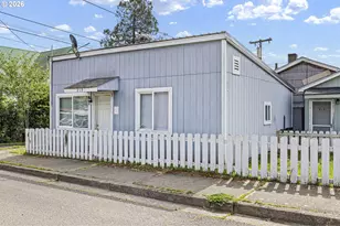 215 E 2nd Ave, Riddle, OR 97469 - Photo 2