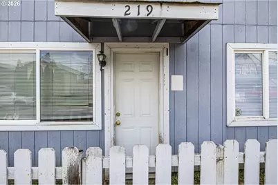 215 E 2nd Ave, Riddle, OR 97469 - Photo 12