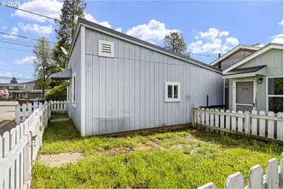 215 E 2nd Ave, Riddle, OR 97469 - Photo 28