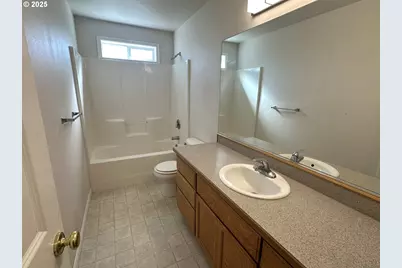 364 NW Teal St, Winston, OR 97496 - Photo 18