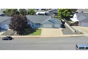 364 NW Teal St, Winston, OR 97496 - Photo 32