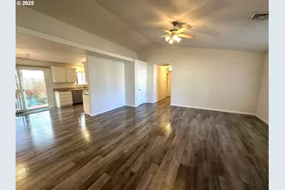 364 NW Teal St, Winston, OR 97496 - Photo 6