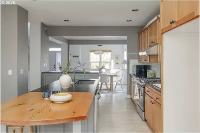 3924 SW Pasadena St, Portland, OR 97219 - Photo 14