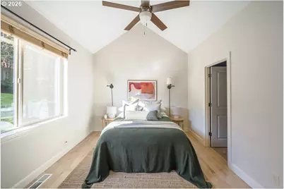 3924 SW Pasadena St, Portland, OR 97219 - Photo 24