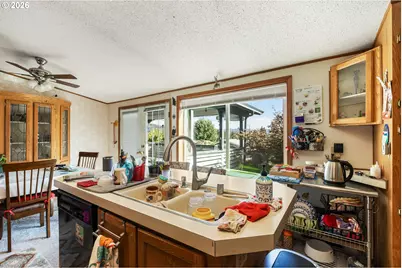 118 NW Cordelia Ct, Roseburg, OR 97471 - Photo 18
