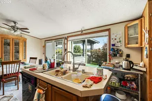 118 NW Cordelia Ct, Roseburg, OR 97471 - Photo 18