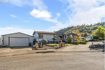 118 NW Cordelia Ct, Roseburg, OR 97471 - Photo 1