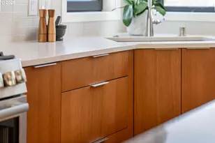 2415 E 6th St, Vancouver, WA 98661 - Photo 8